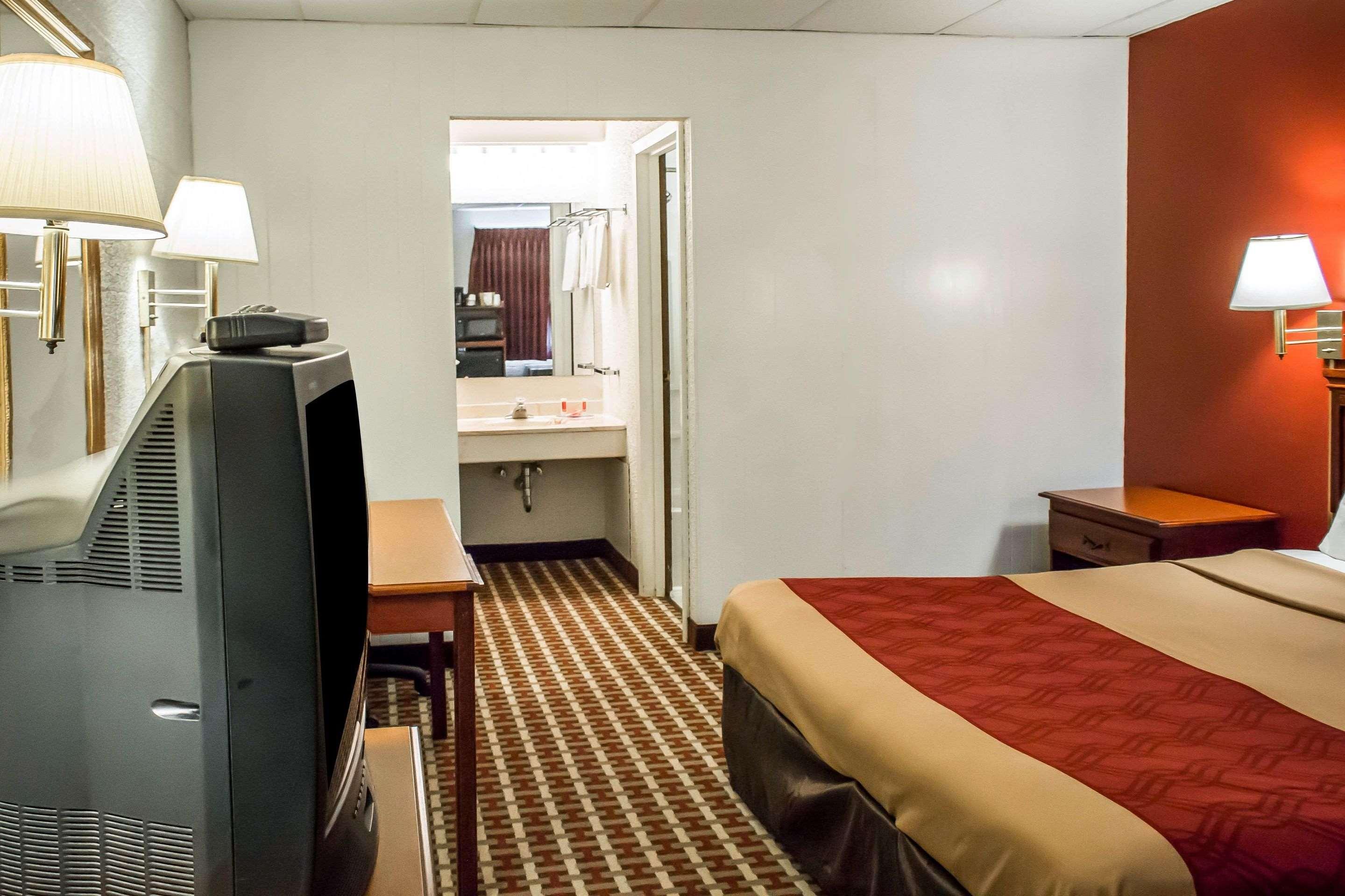 Econo Hotel