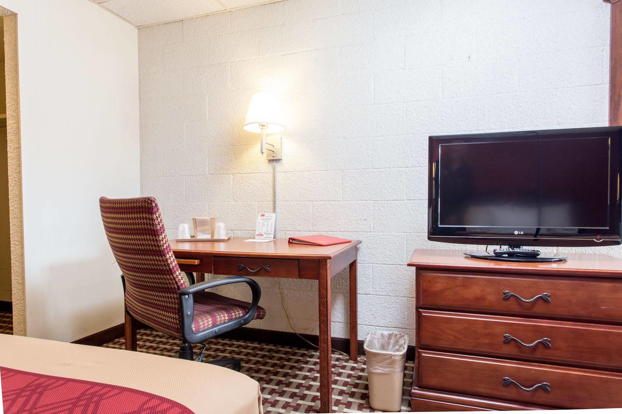 Econo Hotel