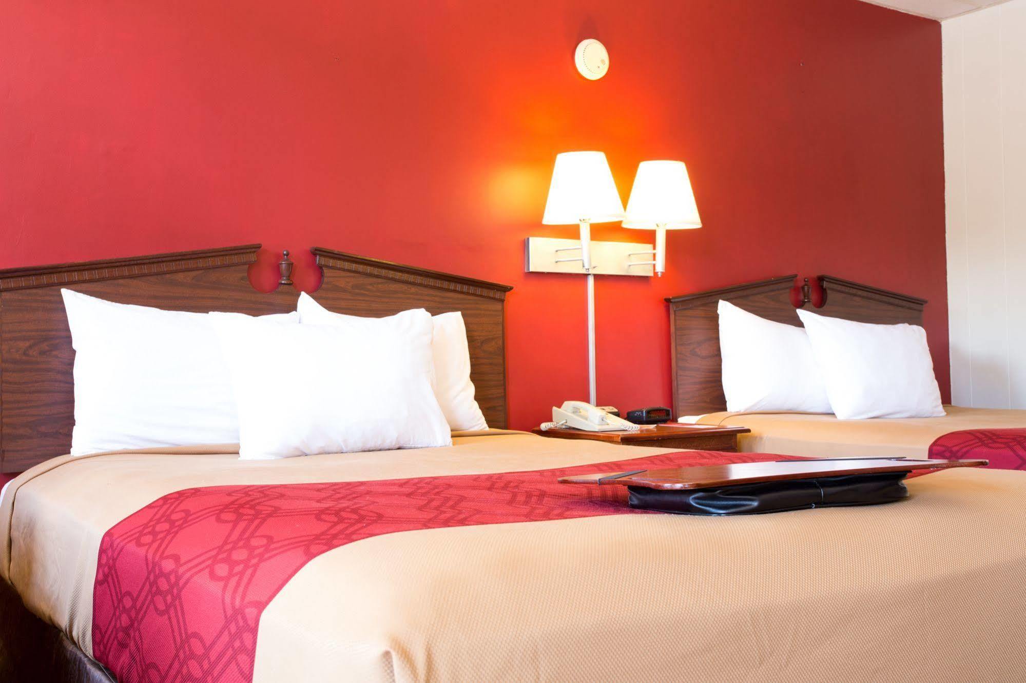 Hotel Econo 2*